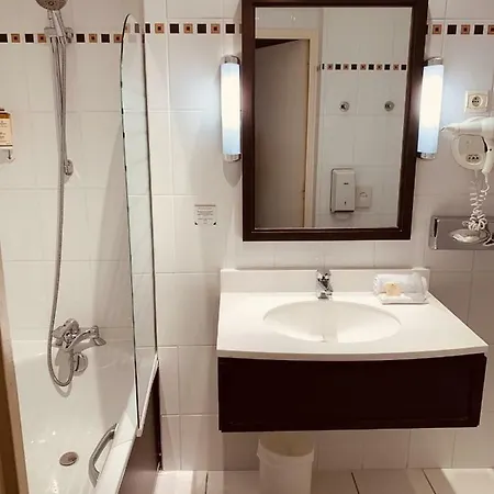 Mercure Rennes Hotel 4*